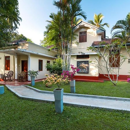 Chandra Villa - LEVEL 1 CERTIFIED Bentota Exteriör bild